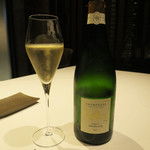 Le FAVORI - ル・ブルン・セルヴネイ メロディ・アン・セー　グラン・クリュ　ブリュット