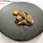 Le FAVORI - マグレ鴨のロースト 葡萄のソース