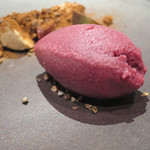 Le FAVORI - 巨峰とカシス 赤ワインのグラスとその塩
       　カカオ ショコラ ナッツのアクセント