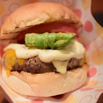 MARTINIBURGER - 【五番街@1,590円】かぶりつく