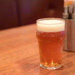 マティーニバーガー - ブルックリンラガー生ビール（1/2）@590円