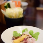 はん亭 - 【はん亭のひる膳@3,200円】お通しの野菜スティック＋お洒落な箸休め