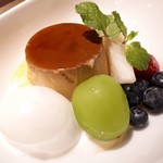 ボナ・フェスタ - プリン　フルーツ盛り合わせ