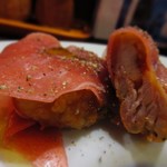 ビストロ アオキ - チキンのトマト煮の生ハム包み