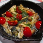 ビストロ アオキ - サンマのアヒージョ