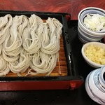 道の駅ちぢみの里 - 七個盛り蕎麦　650円