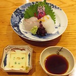 玄斎 - 天然のヒラメ・剣先イカのお造り 刺身醤油・だいだいの絞り汁と柚子胡椒