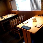 鳥よし - テーブル席