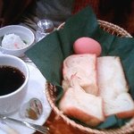 Ｕ・コミュニティカフェテリア - MIYIABIトースト＆ゆで卵のモーニング