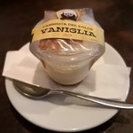 ピッツェリア ファッブリカ 1090 - カリメロブリュレ(バニラ)290円