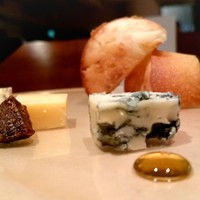 IL TEATRINO DA SALONE - イタリア産 チーズの盛り合わせ