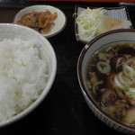 鉄火めん - 牛すじ煮込み定食（700円）