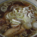 鉄火めん - 牛すじ煮込み