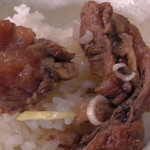 鉄火めん - 牛すじ煮込み