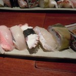 五條 - 平日、お昼の地魚寿司の左半分！