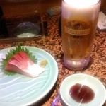 Kamon - 生ビールとハマチ刺身