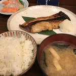 和食 かとう - 金目鯛西京焼御膳＠２５００円と銀鮭お刺身＠５００円。西京焼だけでご飯３杯は食べられます(^｡^)。せっかくだからとお刺身も頼みますが、以前のようなおまかせ２品ではないので、楽しみが半減しています。。。