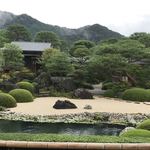 oshokujikisetsuryouriyamaichi - 足立美術館 日本庭園。