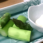 和旬菜と地酒　よし都みやこの　離れ - ゆでアスパラ