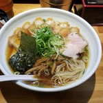 ラーメン巌哲 - 薄切肉醤油ラーメン