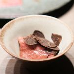 USHIGORO S. - ザブトンのすき焼き オーストラリア産黒トリュフ添え