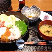 いまここ - 海鮮丼 1,000円
