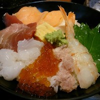 いまここ - 白身、サーモン、マグロ、イカ、イクラ、中落ち、海老、玉子焼き