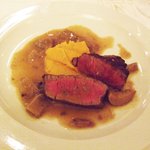 ピアノピアーノ - 愛媛県産黒毛和牛フィレ肉のソテー　ポルチーニのソース