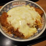 とんかつ工房 - チーズカツ丼（650円）