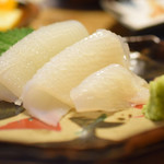 楽座 - イカのお刺身‼︎飾り包丁が美しい！