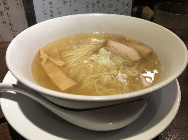 『優しいなかにキレを感じる一杯d(ゝω・´ ) なるとや』by OAK TREE なるとや 栄町/ラーメン