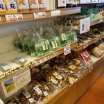 五平餅・食事処 しもやまの里 - しもやま茶も売ってます