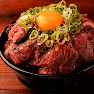 ★昼夜OK！1日10食限定のハラミマウンテン丼♪