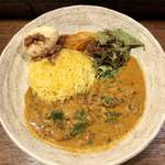 SPICY CURRY 魯珈 - 秋鮭と舞茸のカレー（限定）