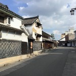 Yu-Rashia Shokudou Sarabi - 古い白壁の蔵