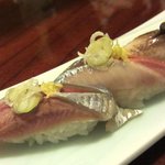 磯源寿し - 奥が炙り八丁味噌乗せ、手前２つ秋刀魚にぎり