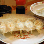 山東餃子本舗 - 料理写真:焼き餃子と水餃子