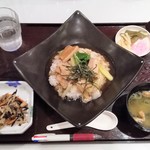 東京・八王子温泉やすらぎの湯 - 500円ランチ（豚やわらか煮と長ねぎのあんかけご飯）540円