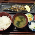 炭火焼食堂 こがね屋 - さんまの開き定食