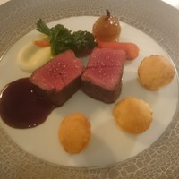 ドミニク・ブシェ トーキョー - 牛フィレ肉 ソースキャトルポワヴル
