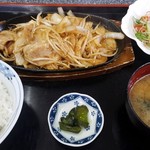 ふじ屋 - しょうが焼き定食。
