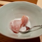 寿しの吉乃 - フルーツトマト 玉ねぎドレッシング