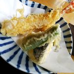 蕎麦処 天和庵 - 中型エビと天ぷらたち