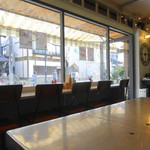 ハウスユイガハマ - カウンター席