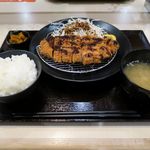 食幸処 直 - ロースカツ定食（三元豚、746円）