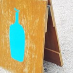 ブルーボトルコーヒー 京都カフェ - 外看板、ブルーも独特な色。