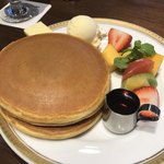 丸福珈琲店 - フルーツホットケーキ