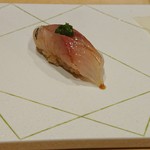 鮨 竜介 - 天然しまあじ