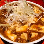 Ai Rabu Gyouza Akiba No Ryuuou - 秋葉原竜王大人気の麻婆豆腐！
      黄色はカレー味で大人気！
      カレーと麻婆豆腐が合わさるとこんなに美味いものか！