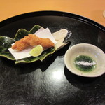 懐石料理 はし本 - 付出し？：鱧と松茸の包み揚げ